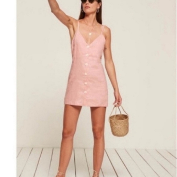 Reformation Kauai linen dress blush pink
Size XS - Picture 3 of 14